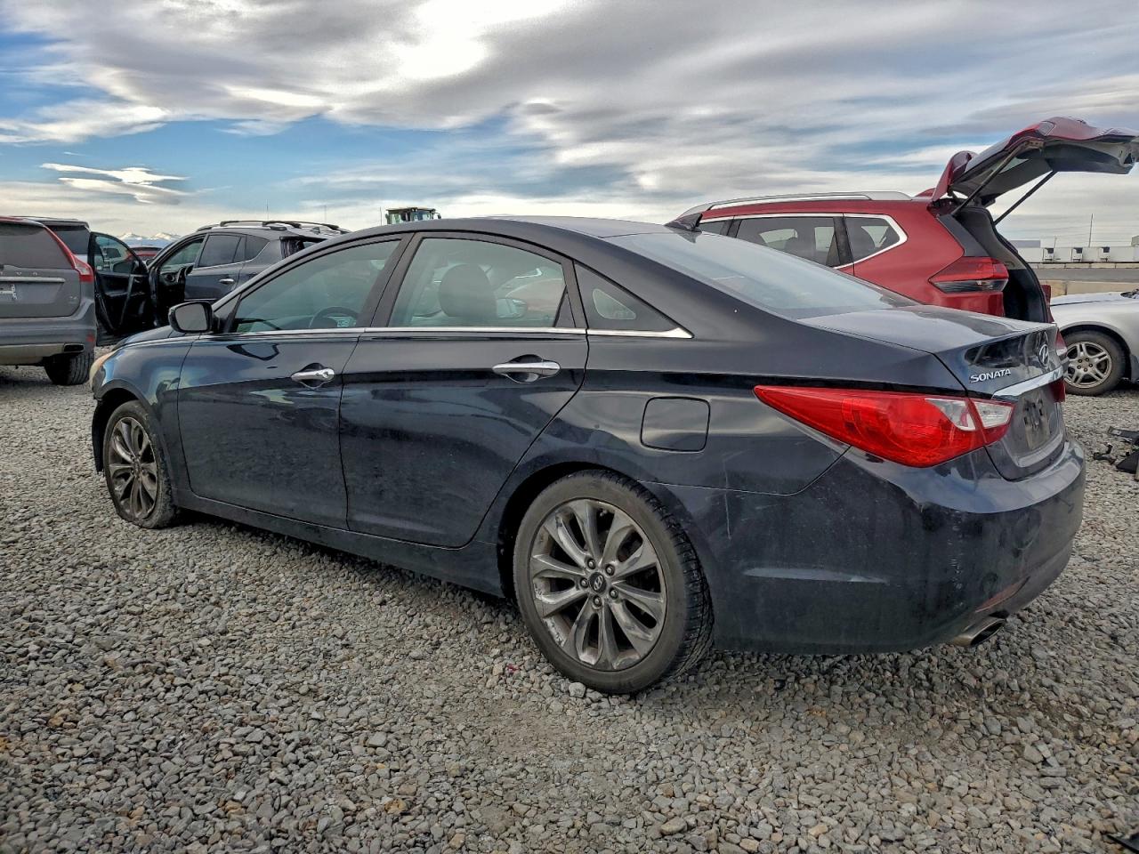 2011 HYUNDAI SONATA SE photo 2
