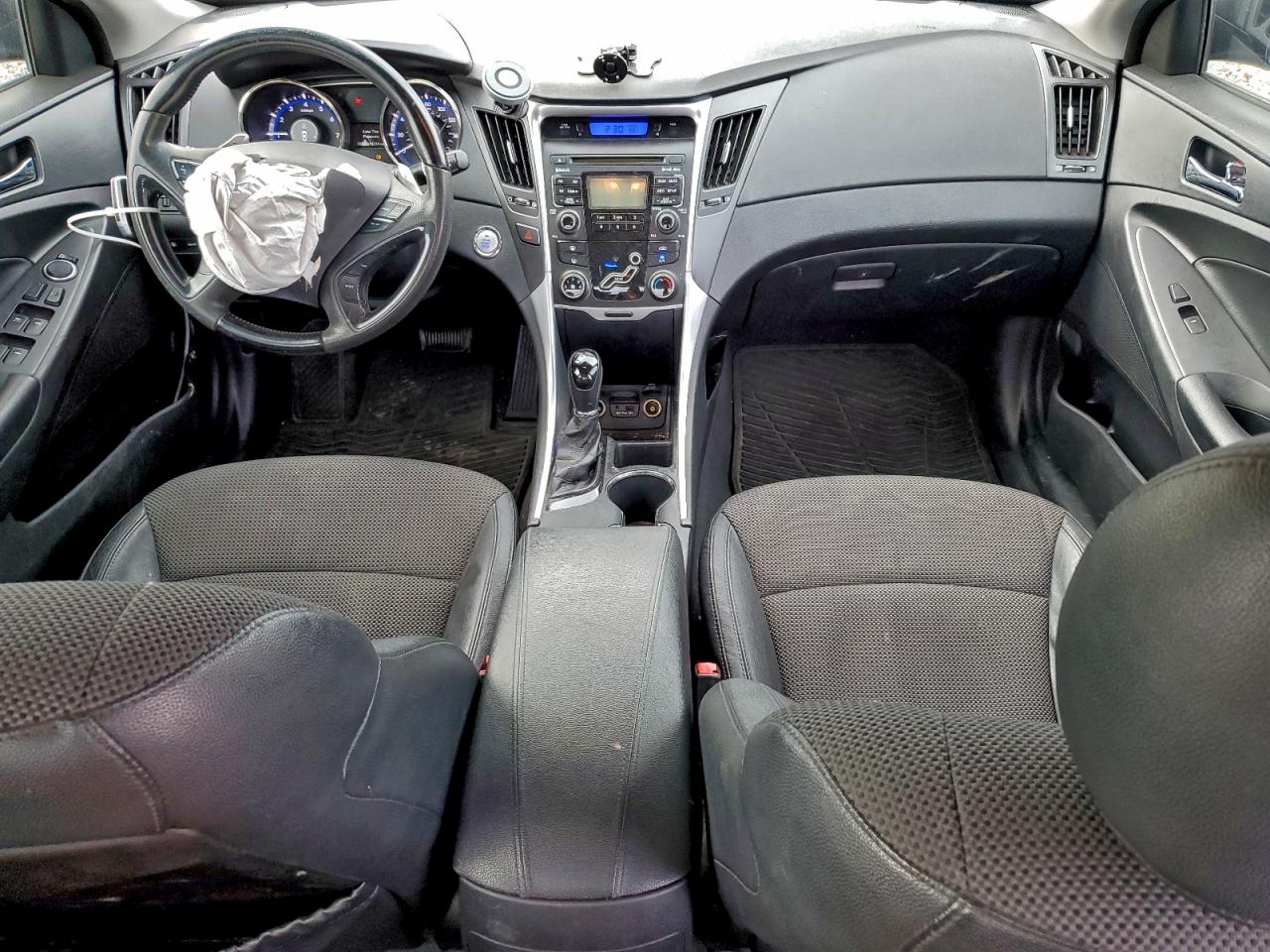 2011 HYUNDAI SONATA SE photo 8