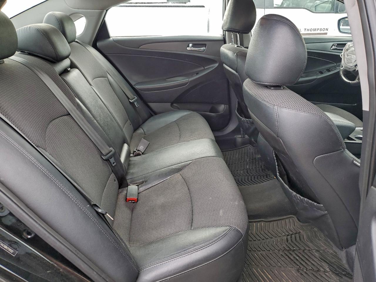 2011 HYUNDAI SONATA SE photo 10