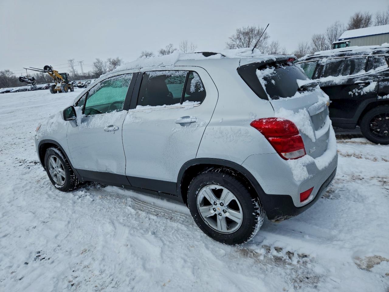 2019 CHEVROLET TRAX 1LT photo 2