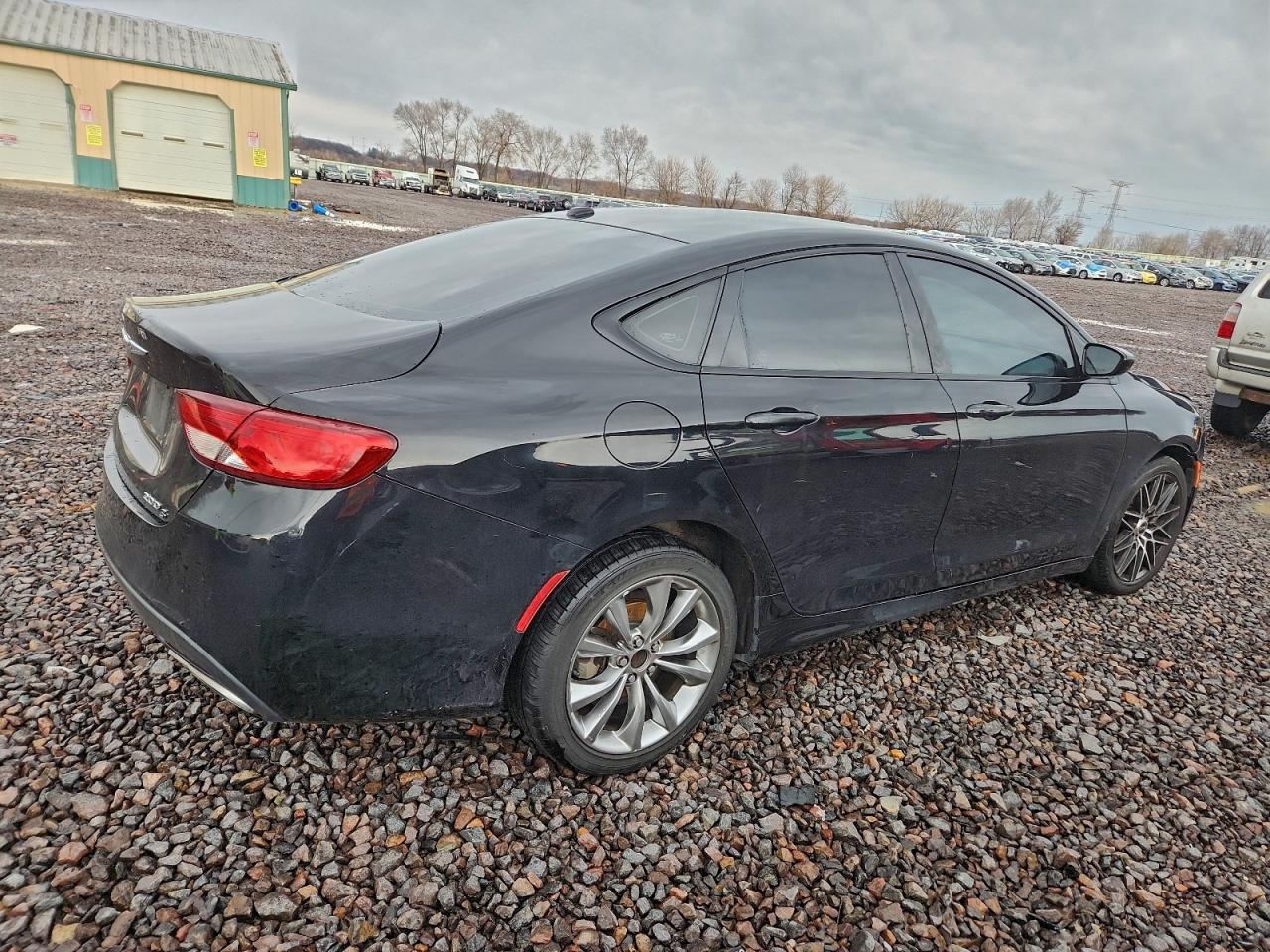 2015 CHRYSLER 200 S photo 3