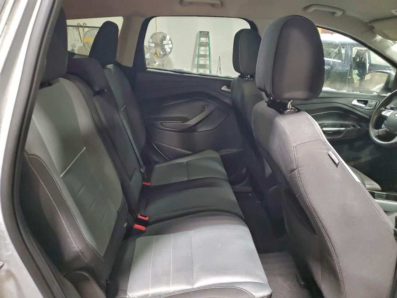 2015 FORD ESCAPE SE photo 21
