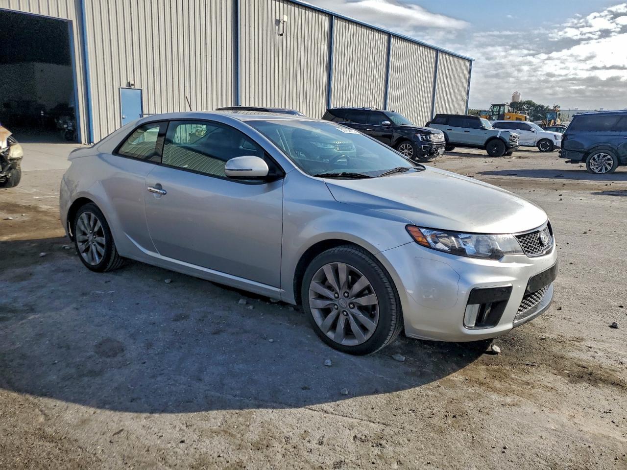 2013 KIA FORTE SX photo 10