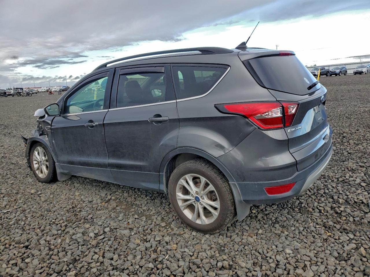 2019 FORD ESCAPE SEL photo 2