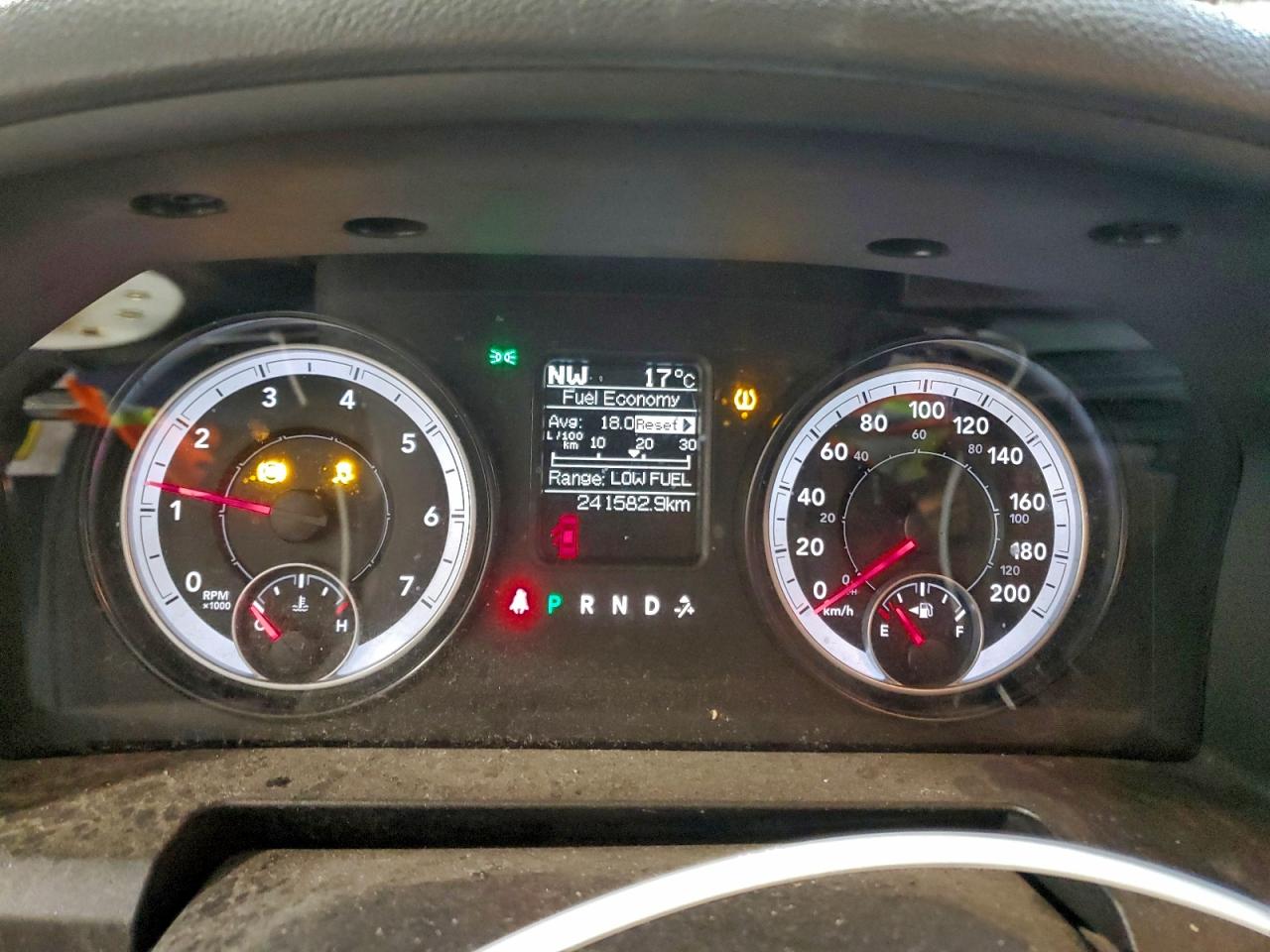 2014 RAM 1500 ST photo 9