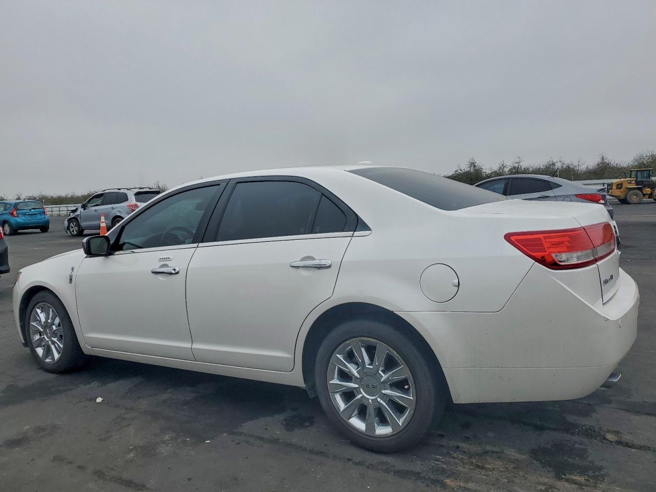 2011 LINCOLN MKZ photo 2