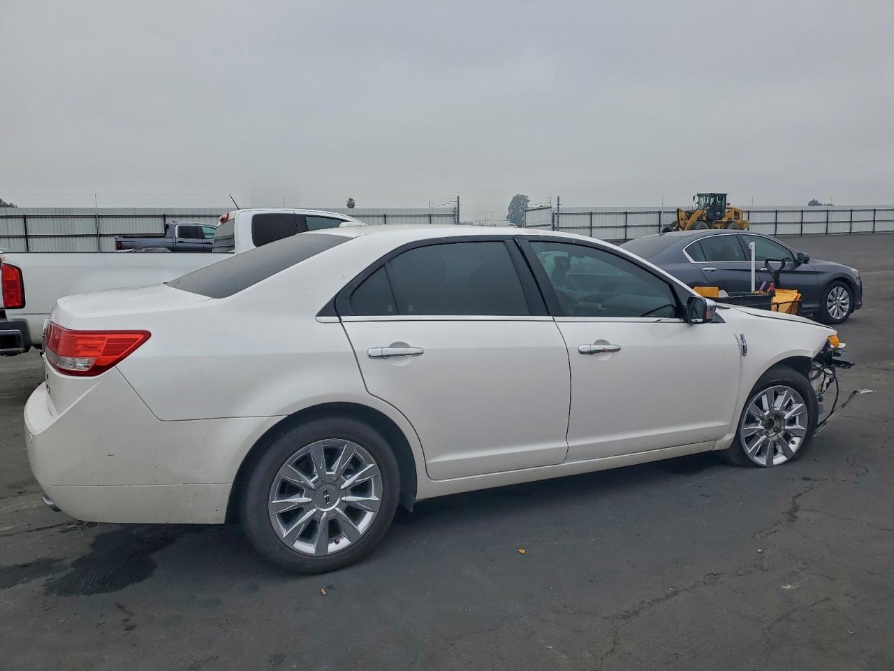 2011 LINCOLN MKZ photo 3
