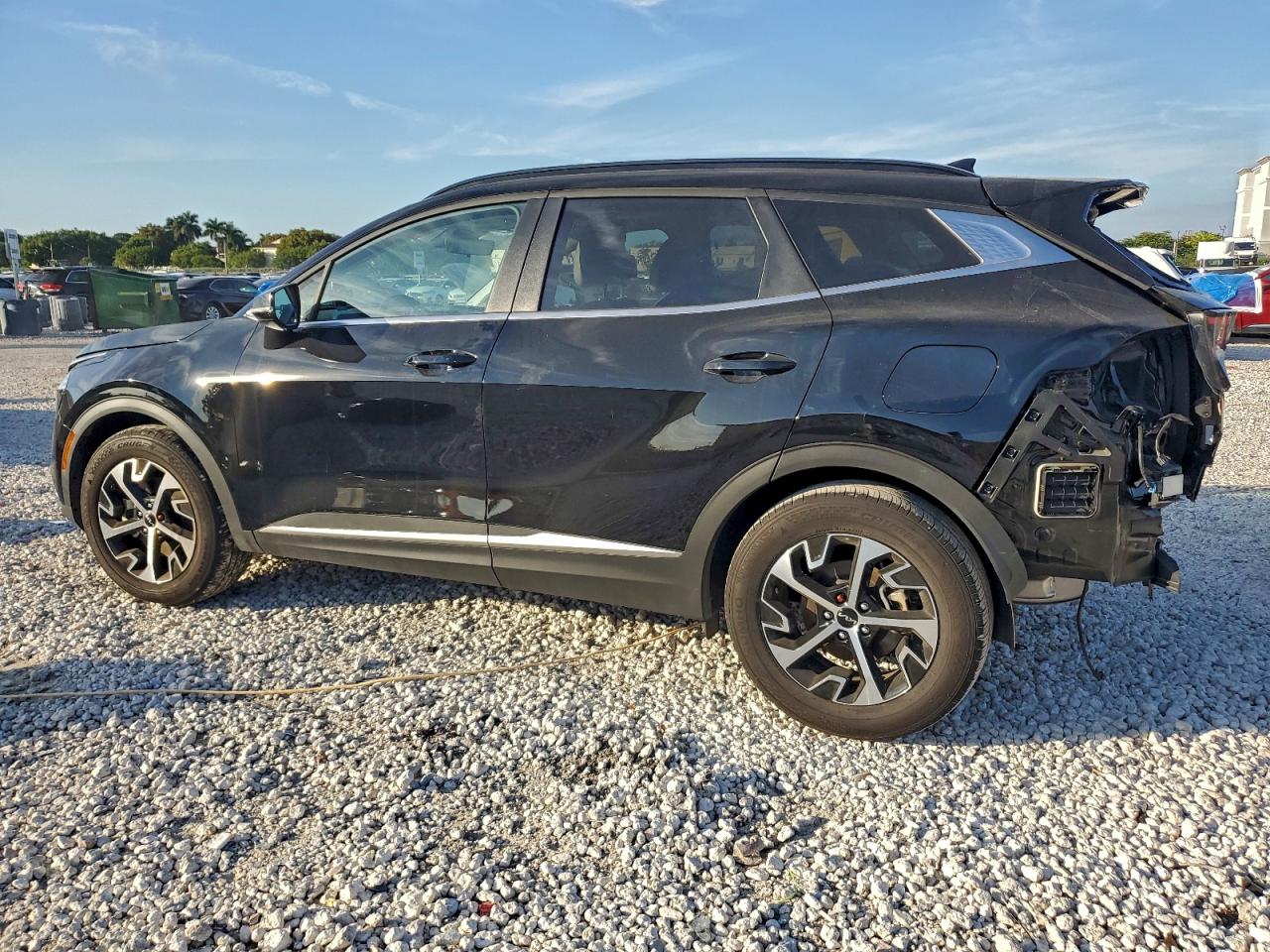 2025 KIA SPORTAGE EX photo 3