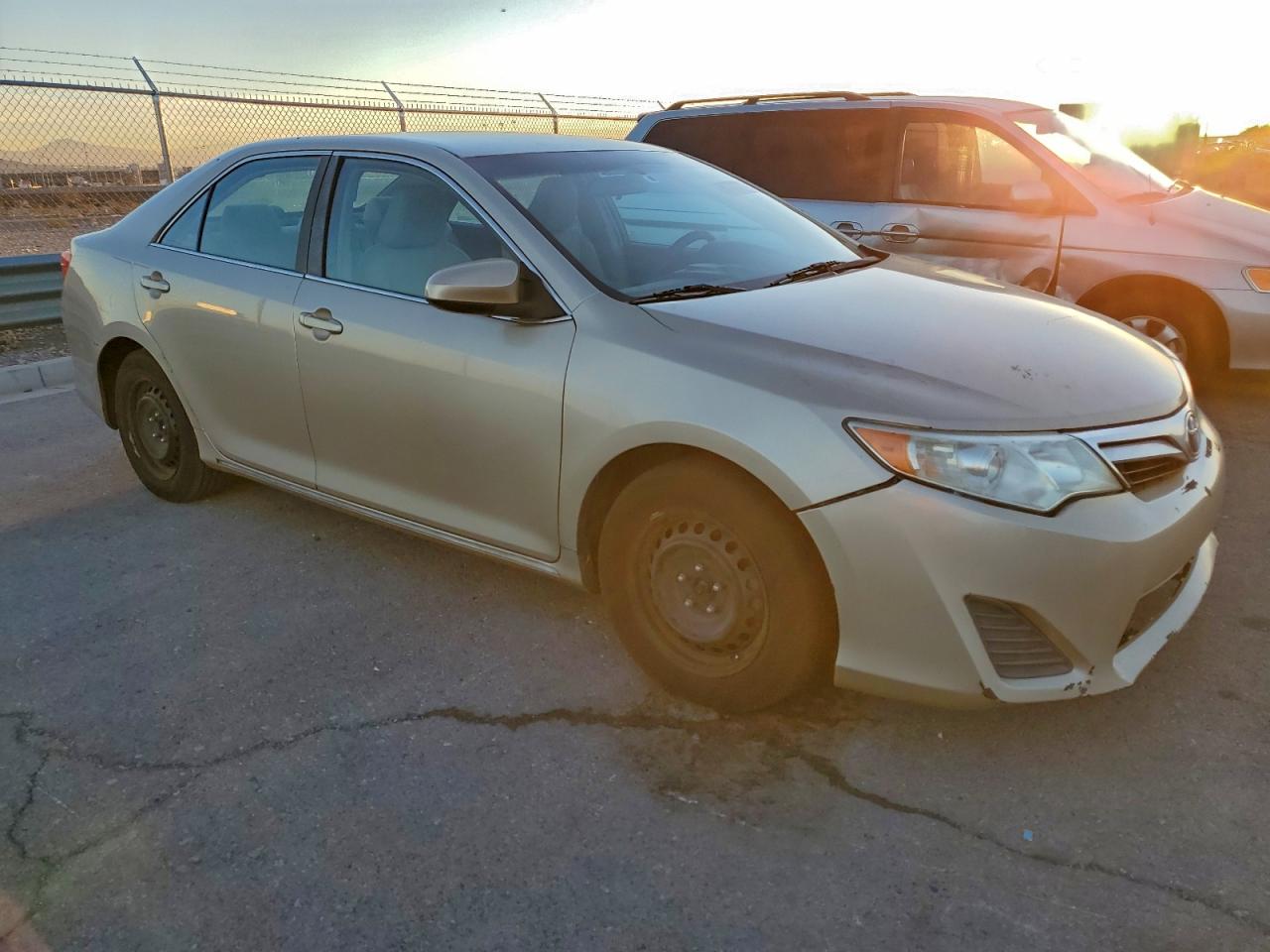 2012 TOYOTA CAMRY BASE photo 4