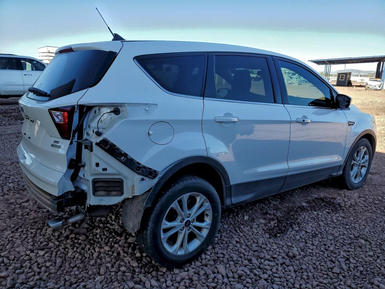 2019 FORD ESCAPE SE photo 3