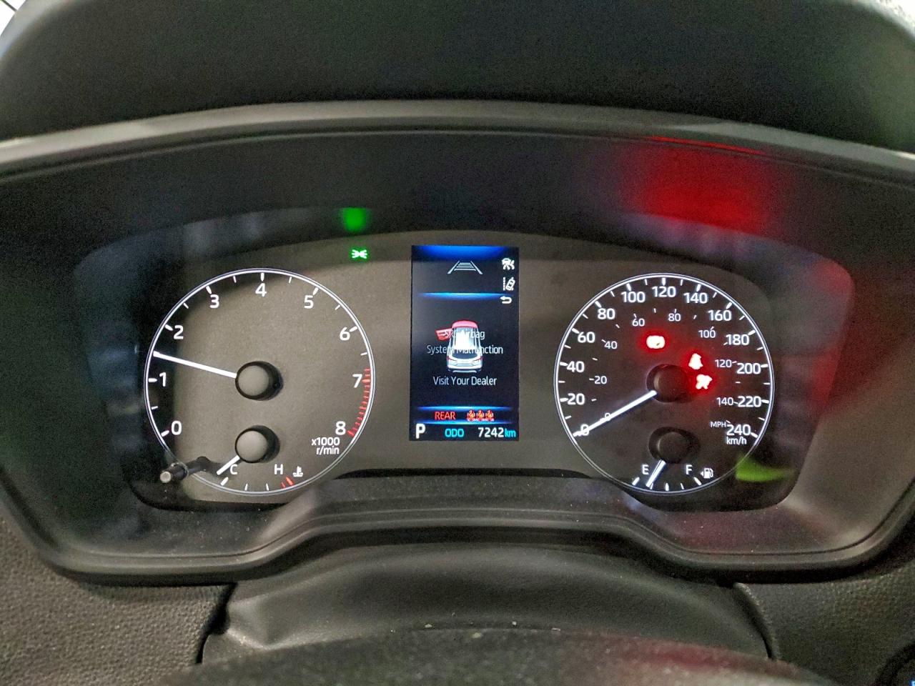 2025 TOYOTA COROLLA CROSS LE photo 17