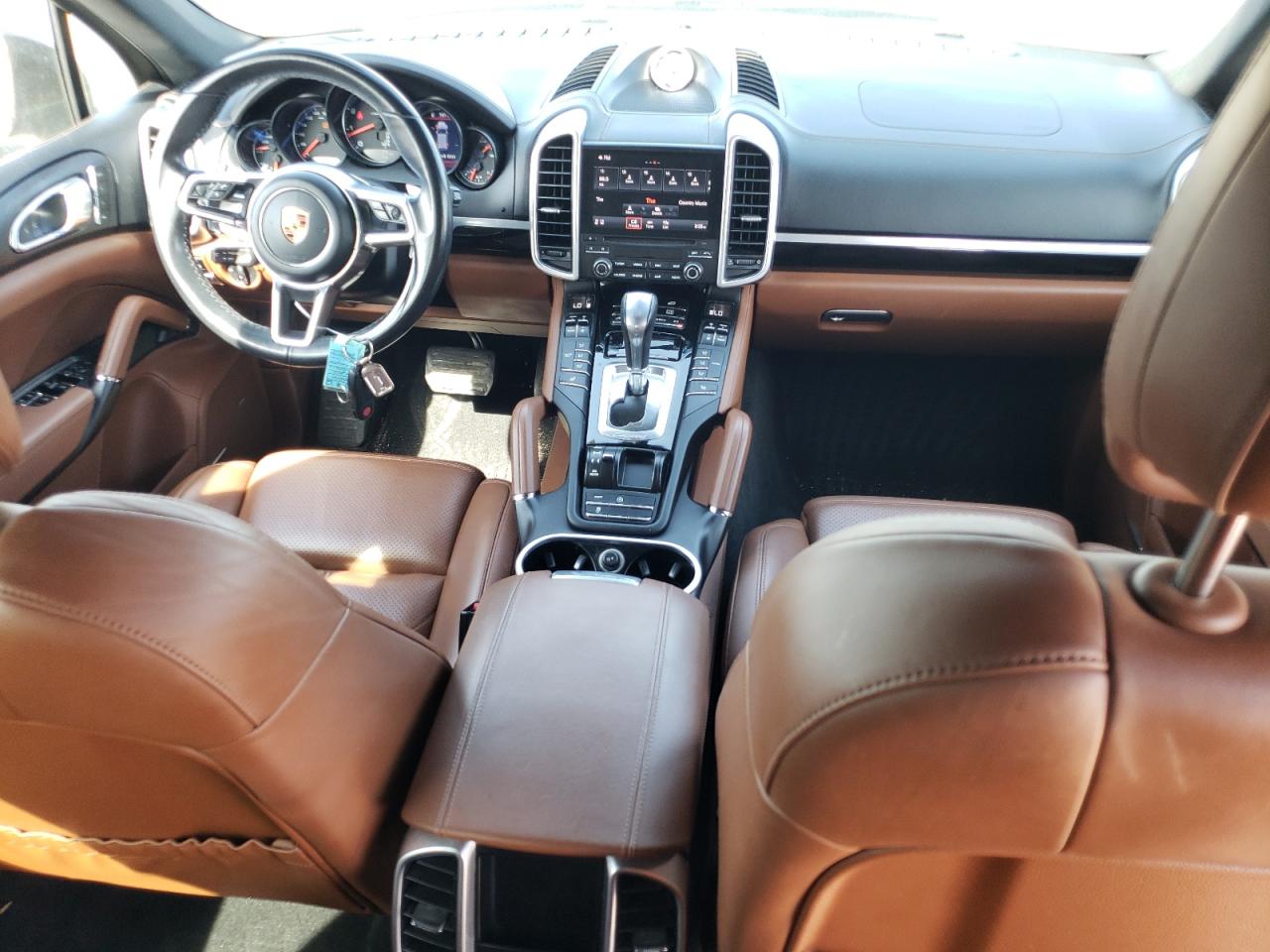 2018 PORSCHE CAYENNE photo 8