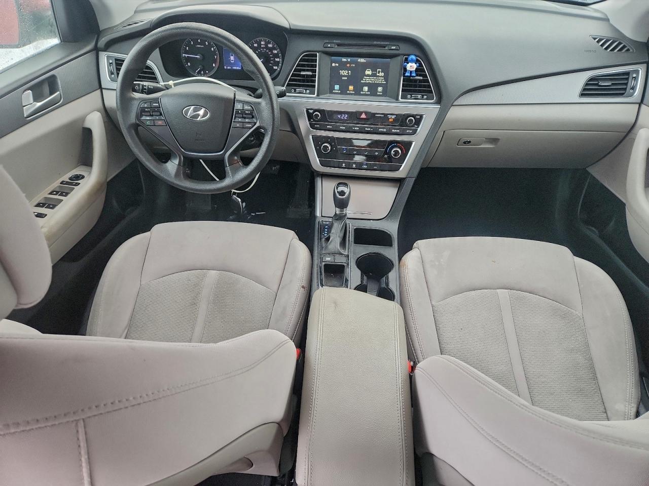 2017 HYUNDAI SONATA SE photo 8