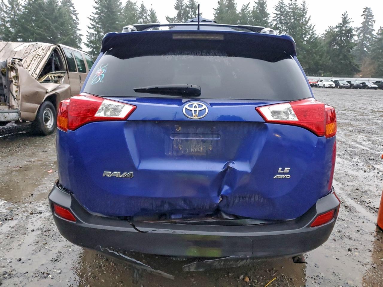 2014 TOYOTA RAV4 LE photo 6