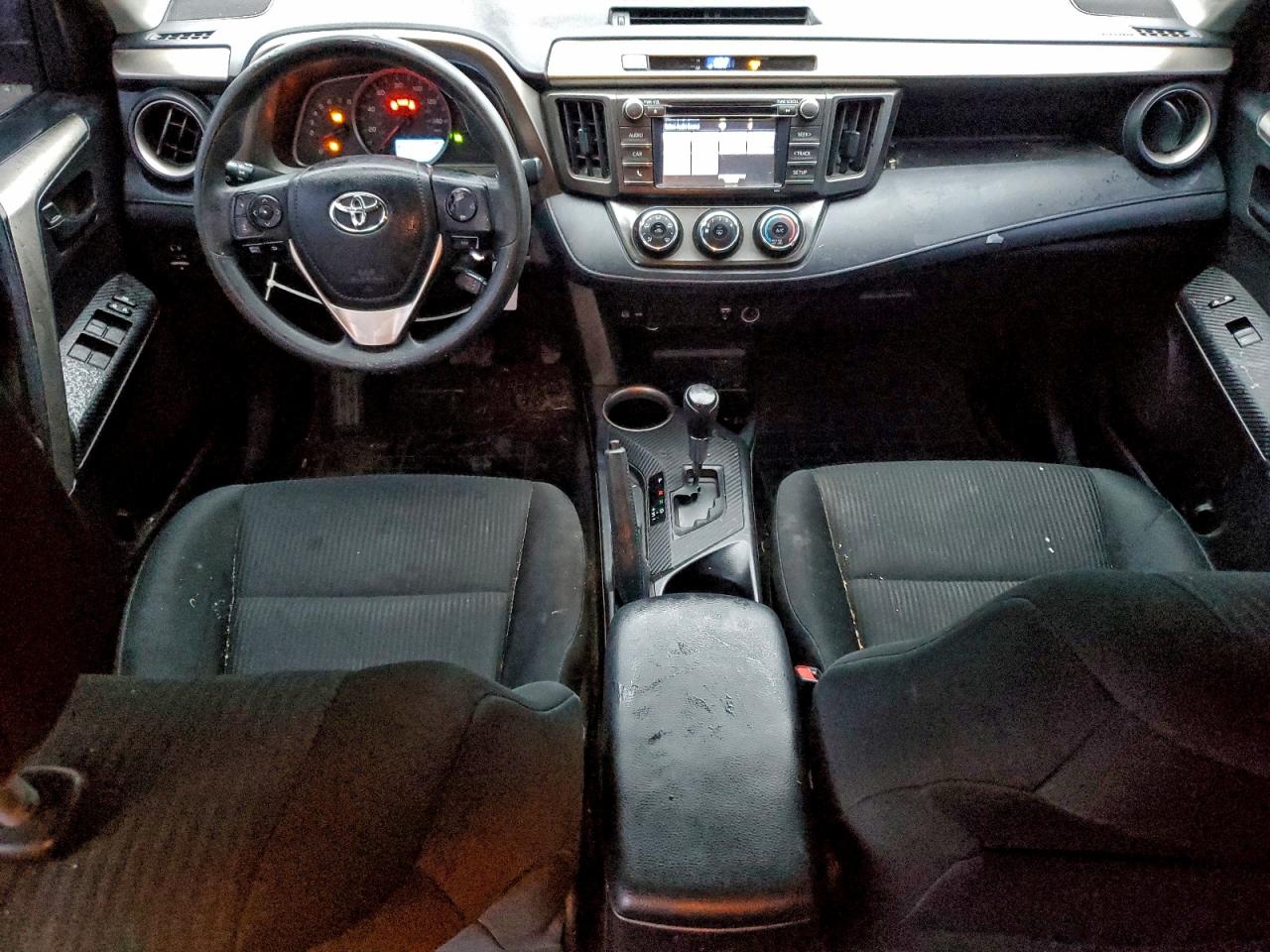 2014 TOYOTA RAV4 LE photo 8
