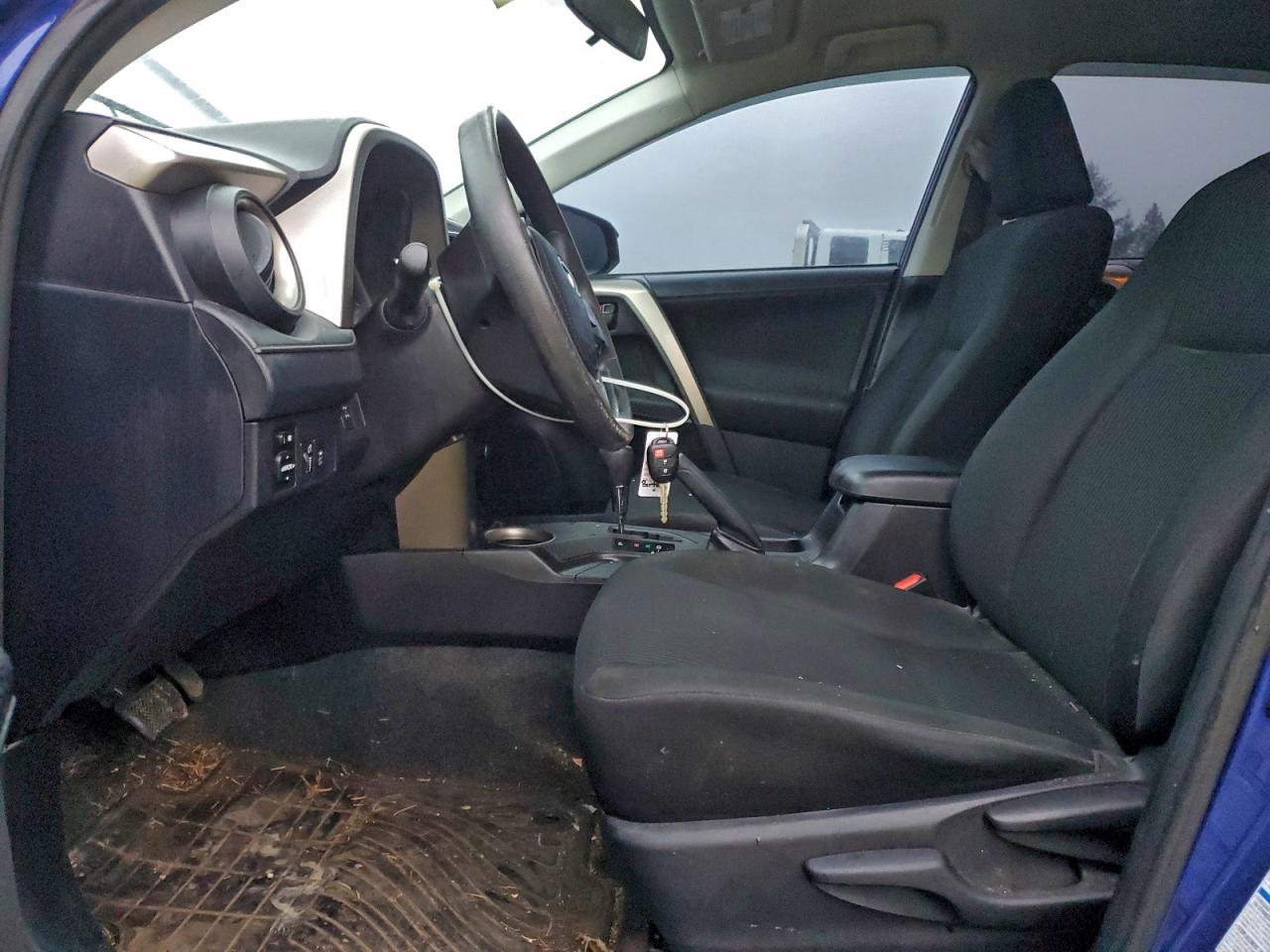 2014 TOYOTA RAV4 LE photo 7