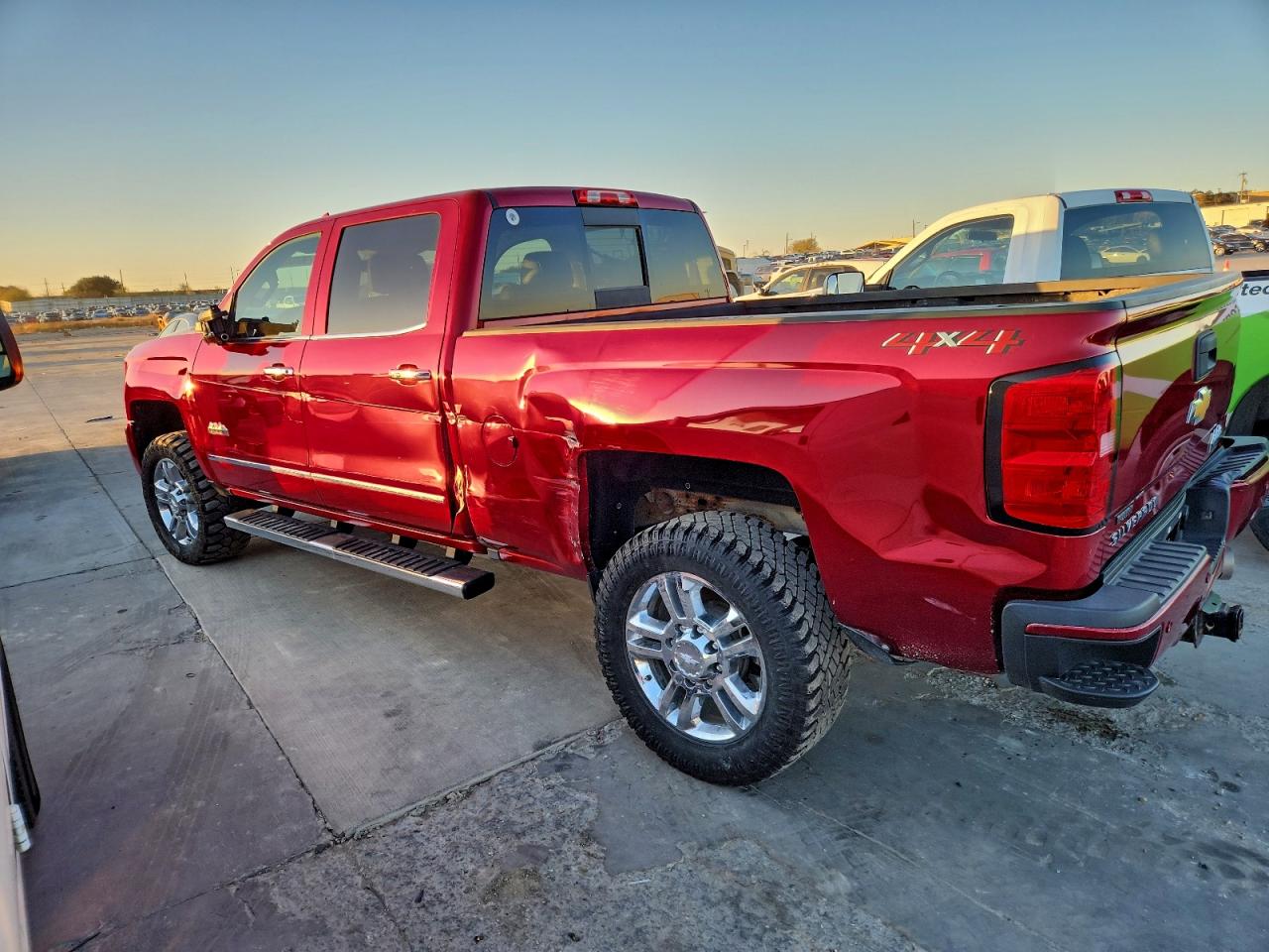 2018 CHEVROLET SILVERADO K2500 HIGH COUNTRY photo 2