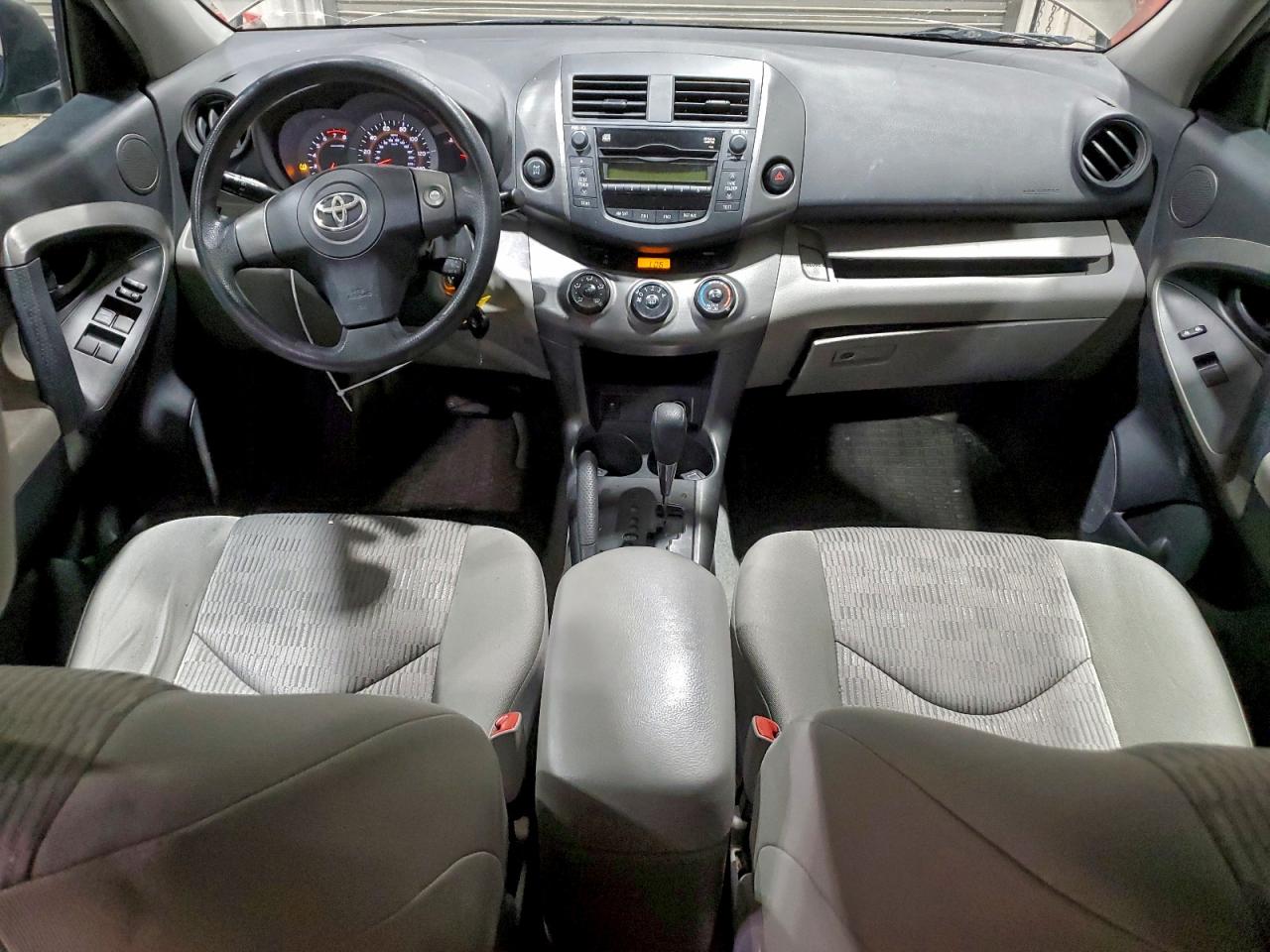 2011 TOYOTA RAV4 photo 8