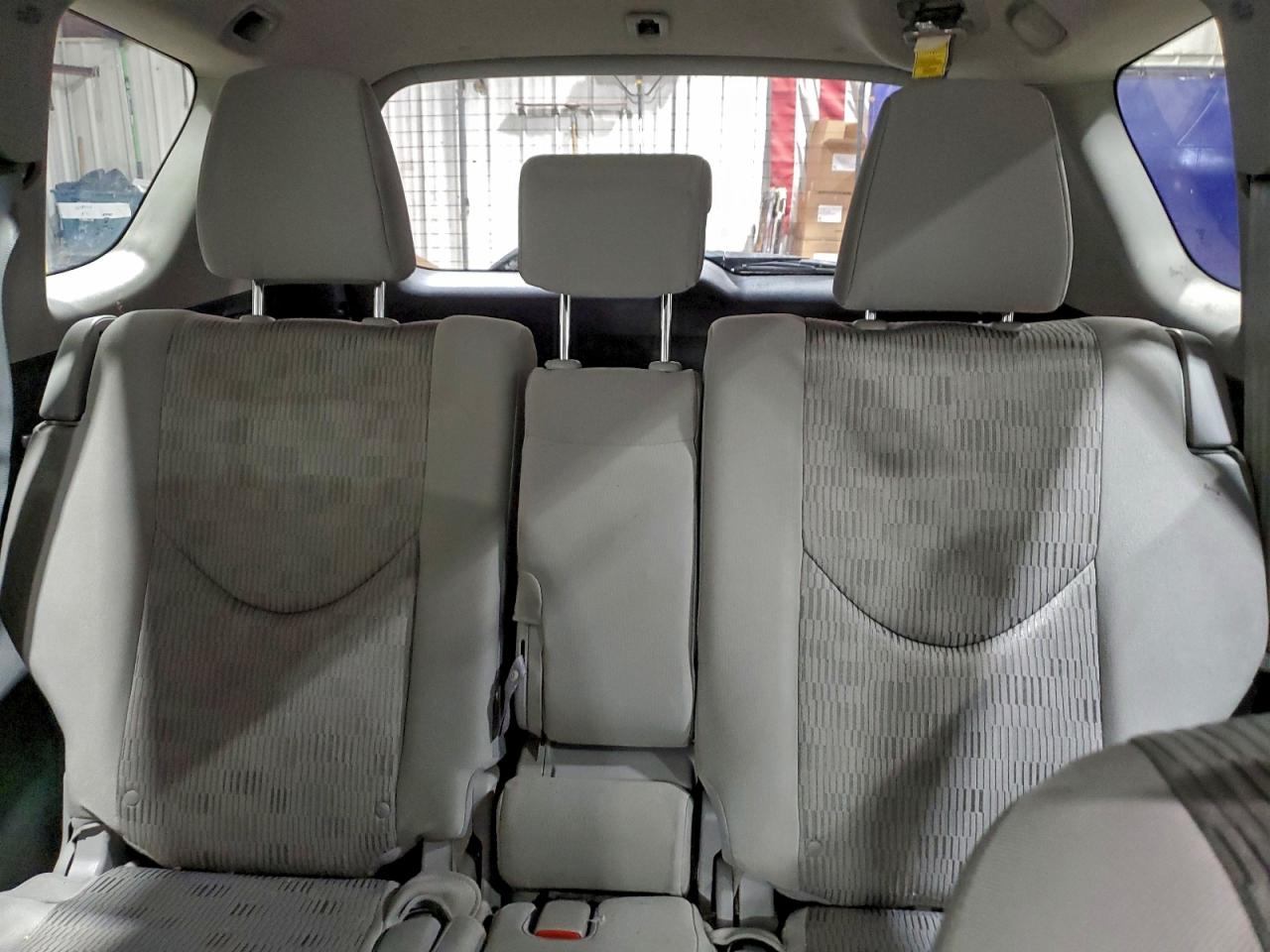 2011 TOYOTA RAV4 photo 10