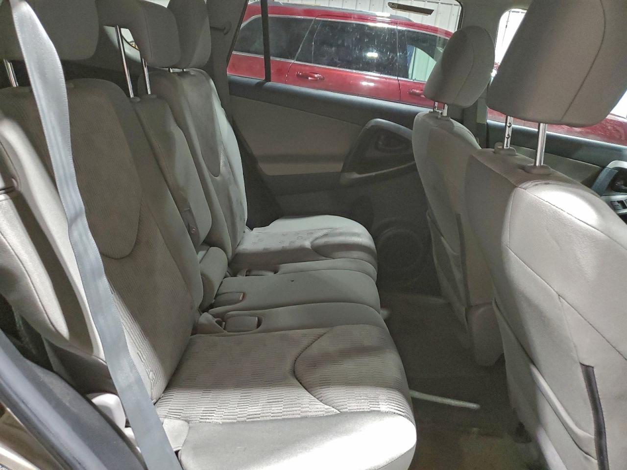 2011 TOYOTA RAV4 photo 11