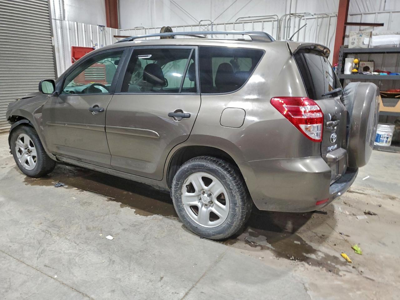 2011 TOYOTA RAV4 photo 2