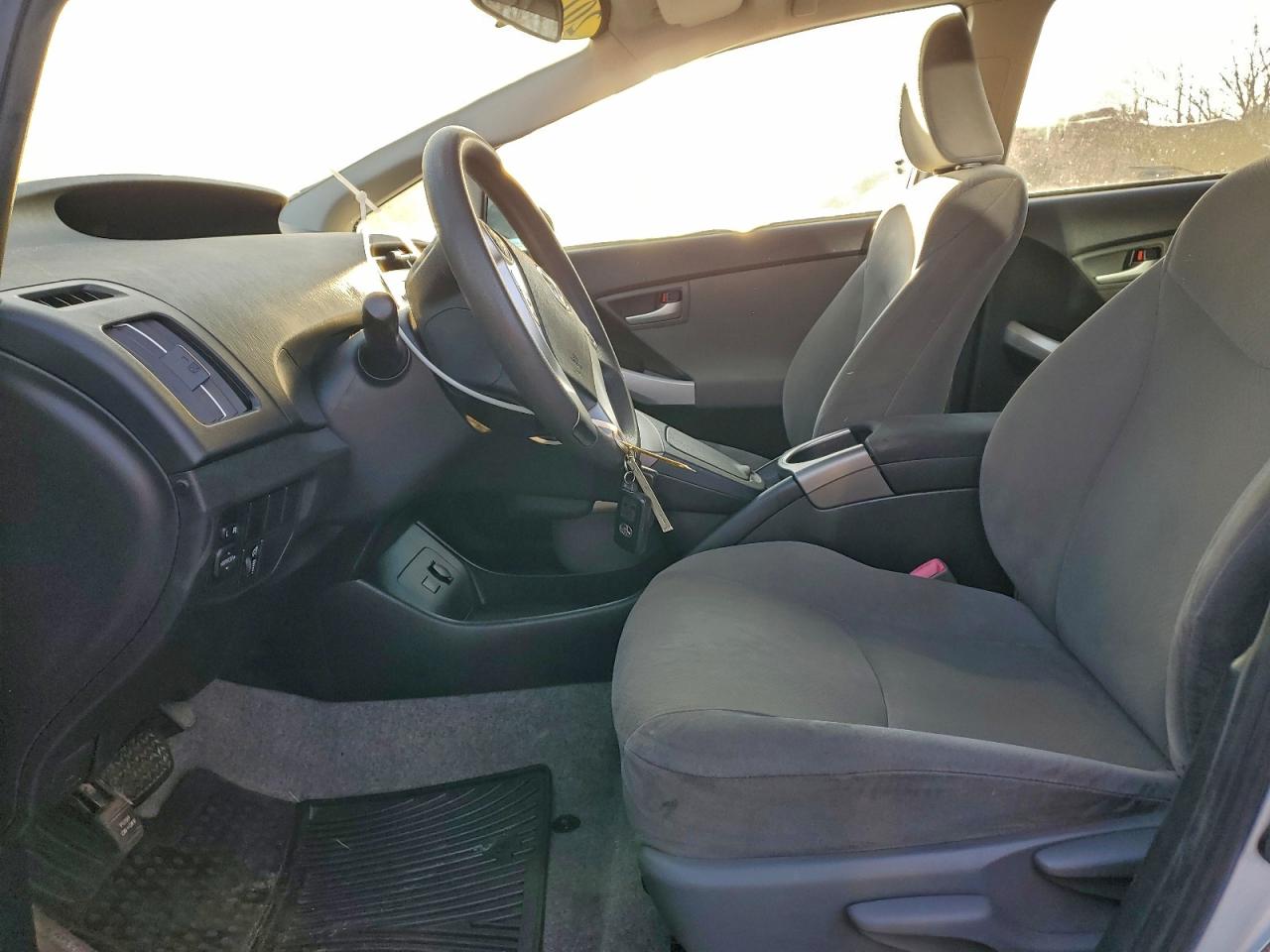 2012 TOYOTA PRIUS photo 7