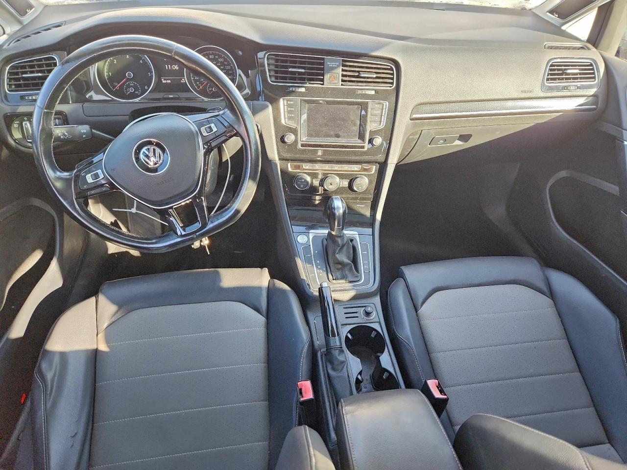 2015 VOLKSWAGEN GOLF SPORTWAGEN TDI S photo 8