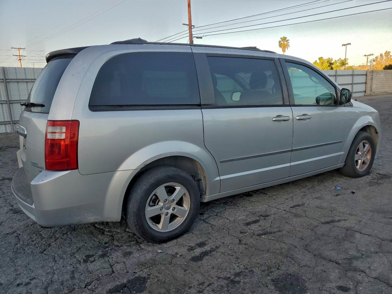 2010 DODGE GRAND CARAVAN SXT photo 3