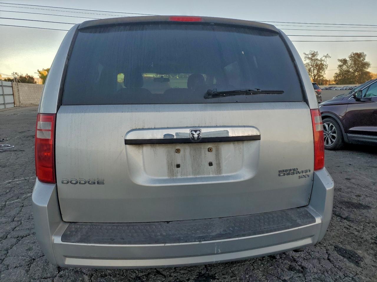 2010 DODGE GRAND CARAVAN SXT photo 6