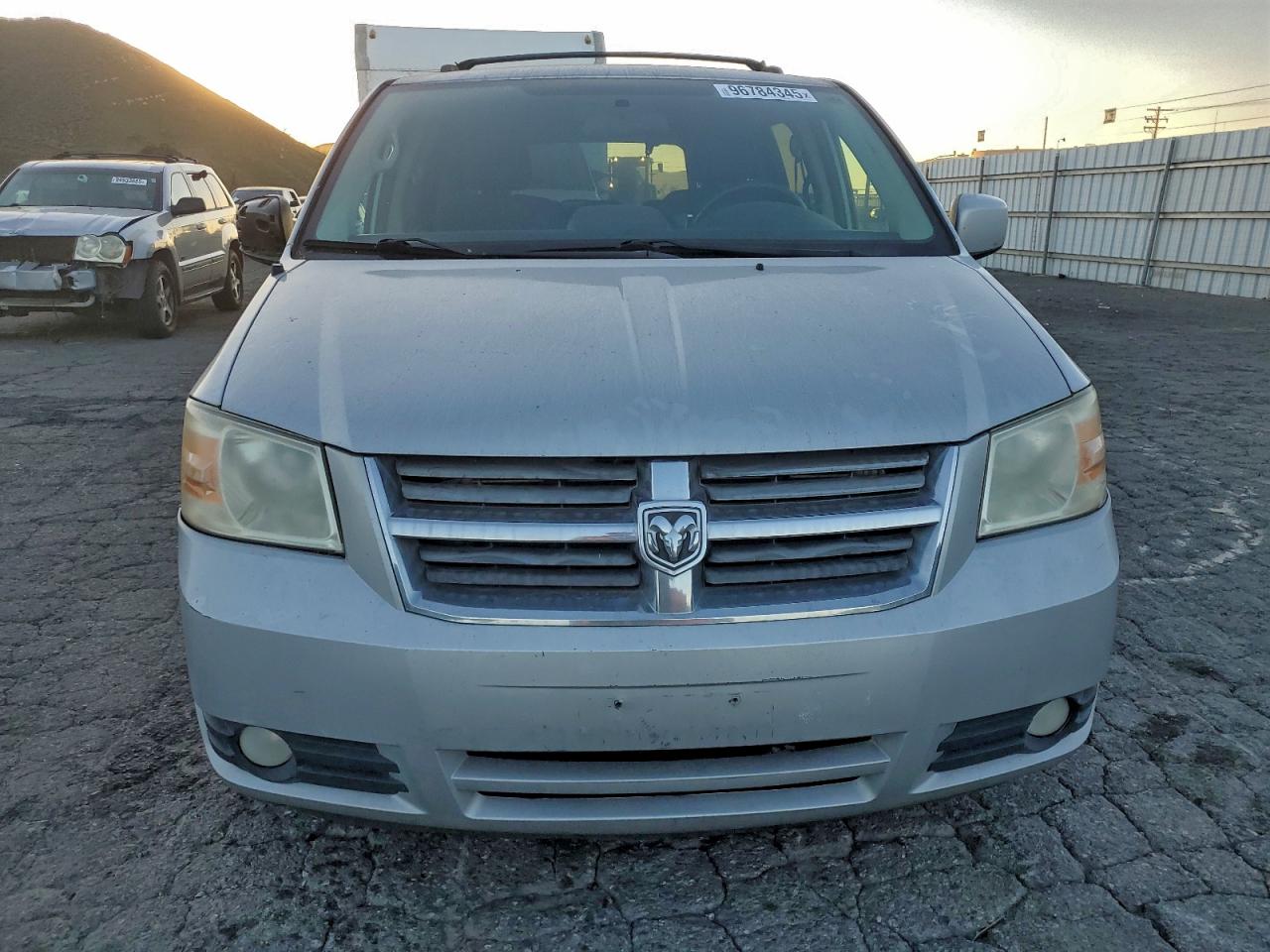2010 DODGE GRAND CARAVAN SXT photo 5