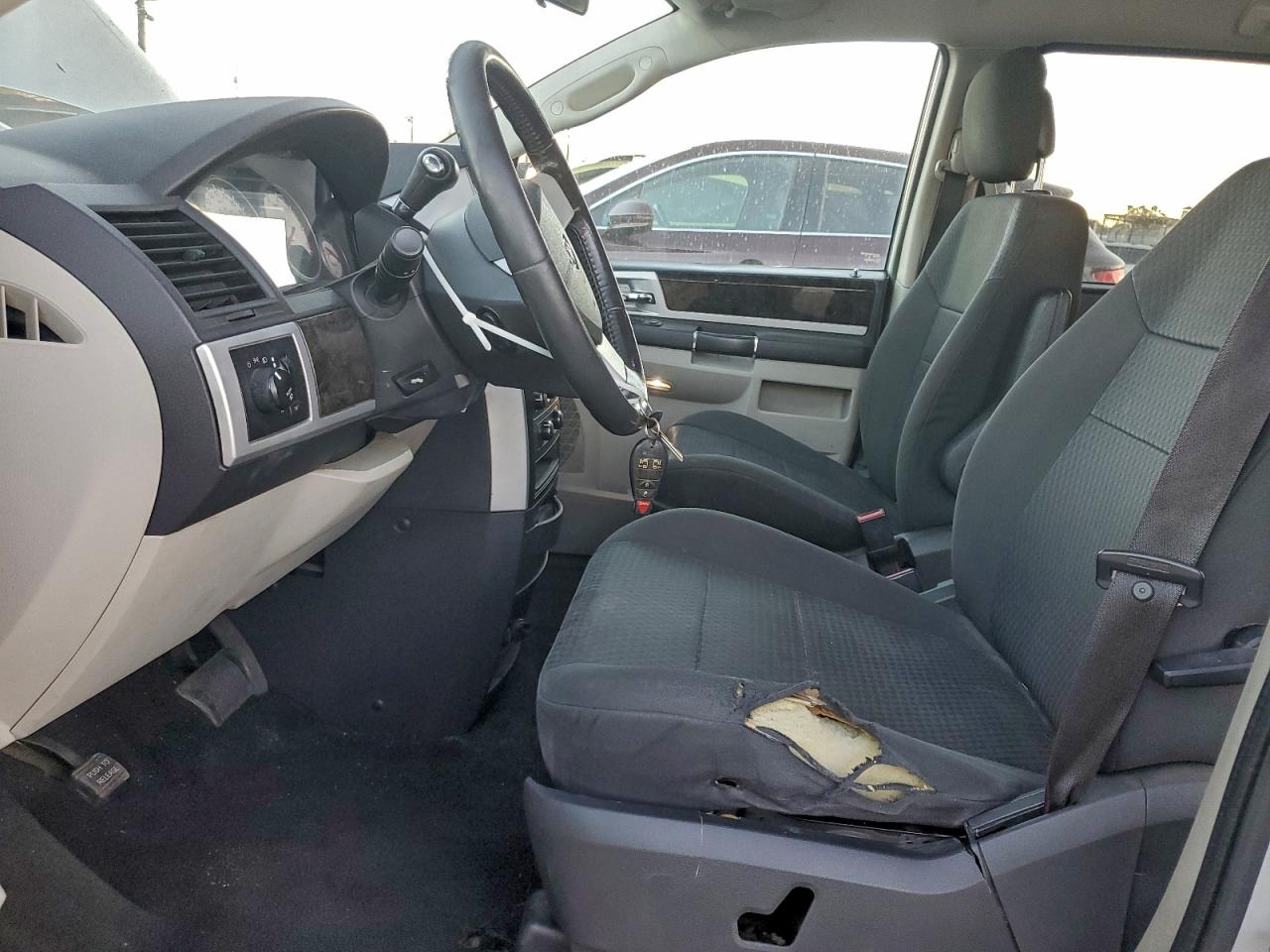 2010 DODGE GRAND CARAVAN SXT photo 7