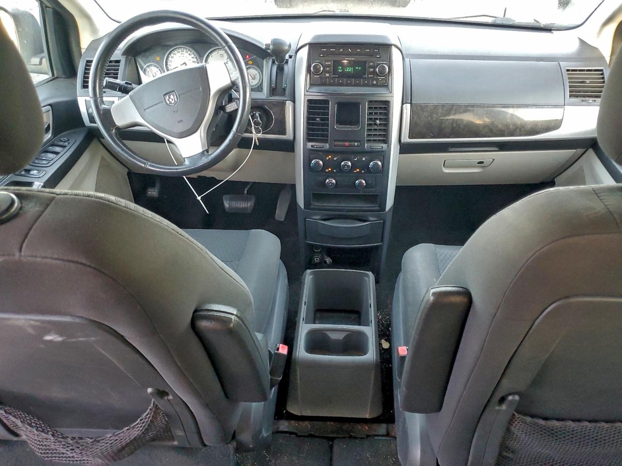 2010 DODGE GRAND CARAVAN SXT photo 8