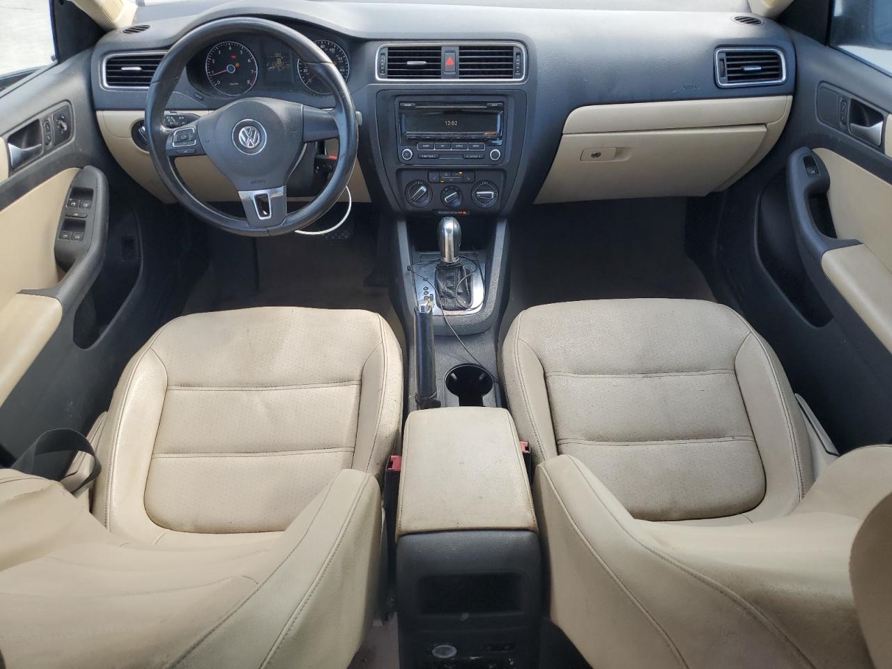 2012 VOLKSWAGEN JETTA SE photo 8