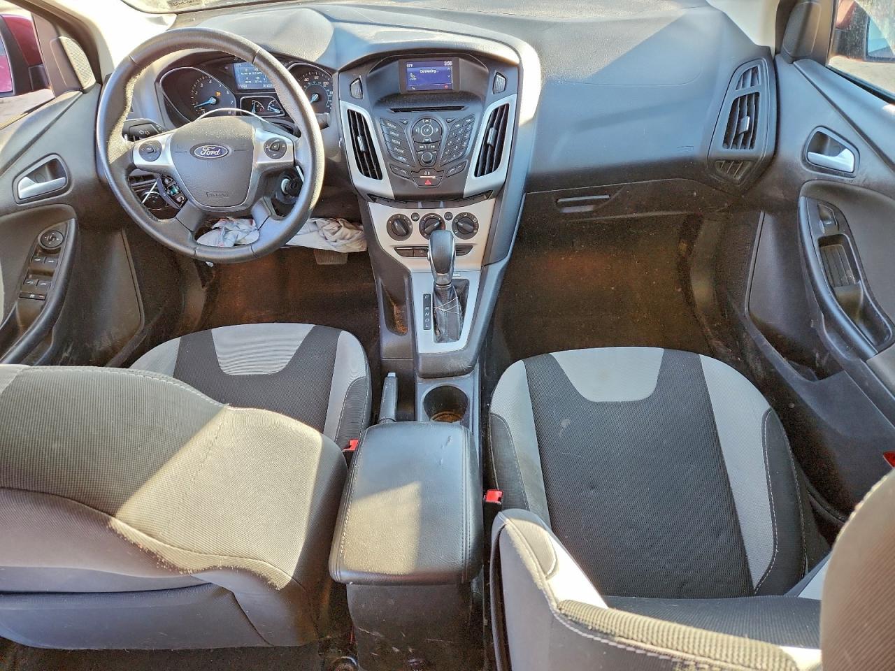 2014 FORD FOCUS SE photo 8