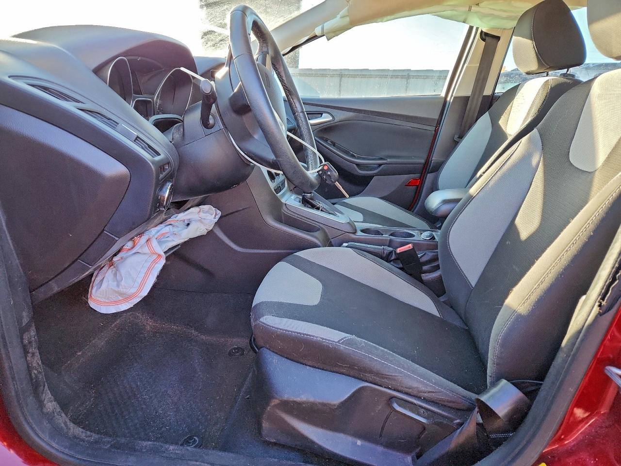 2014 FORD FOCUS SE photo 7