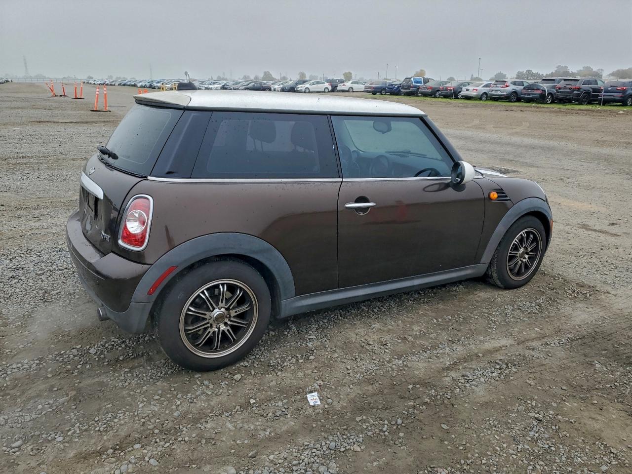 2011 MINI COOPER photo 3