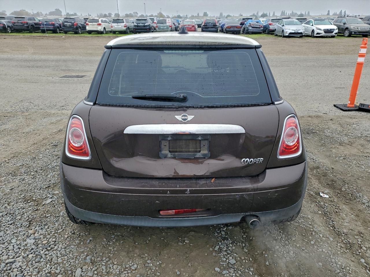2011 MINI COOPER photo 6