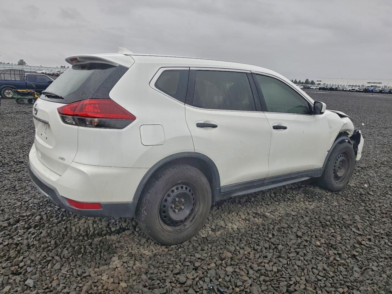 2018 NISSAN ROGUE S photo 3