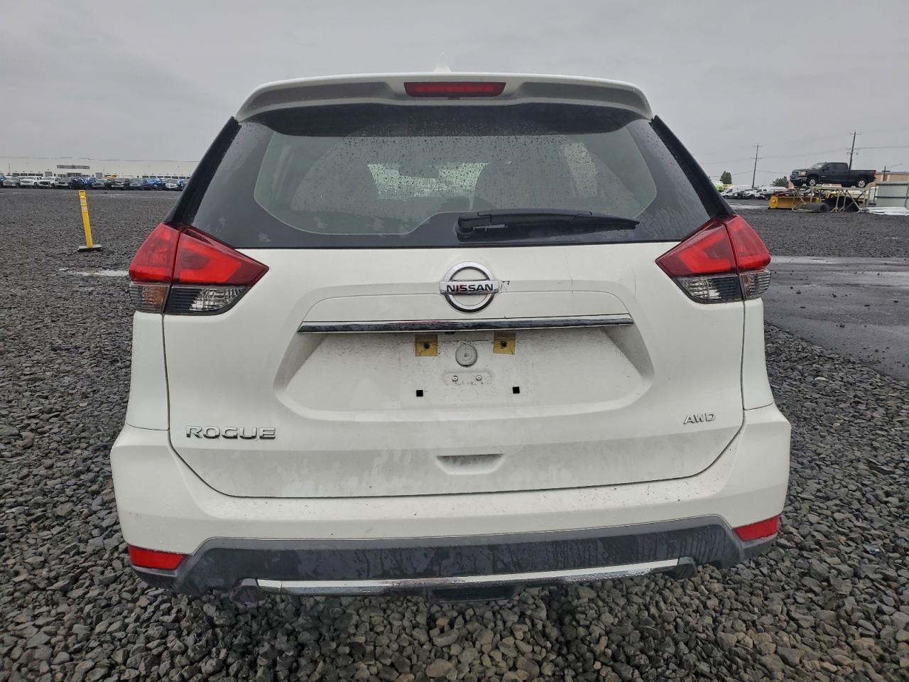 2018 NISSAN ROGUE S photo 6