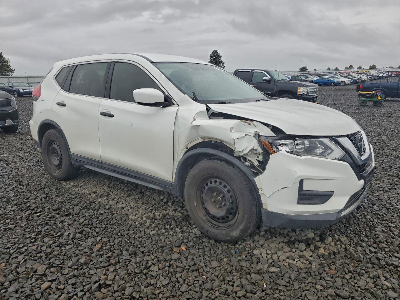 2018 NISSAN ROGUE S photo 4