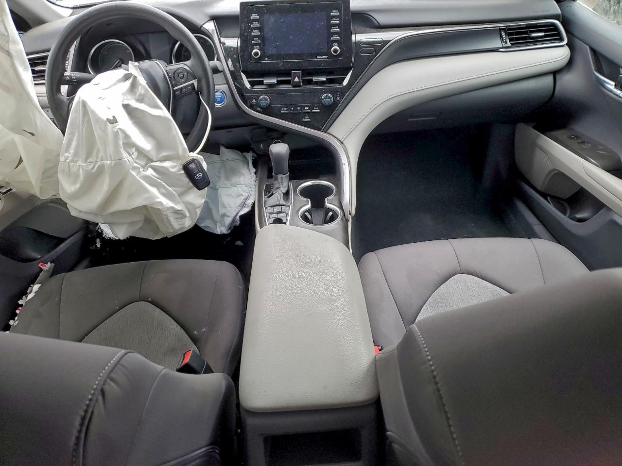 2023 TOYOTA CAMRY LE photo 22