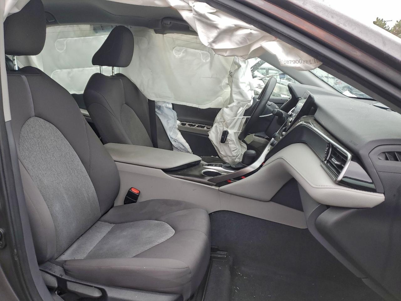 2023 TOYOTA CAMRY LE photo 19