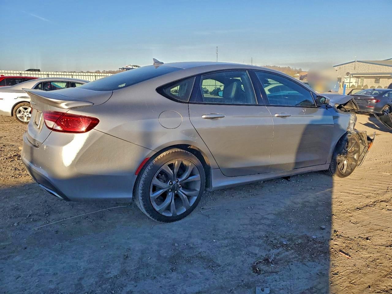 2015 CHRYSLER 200 S photo 3