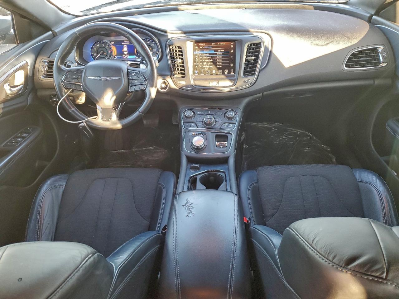 2015 CHRYSLER 200 S photo 8