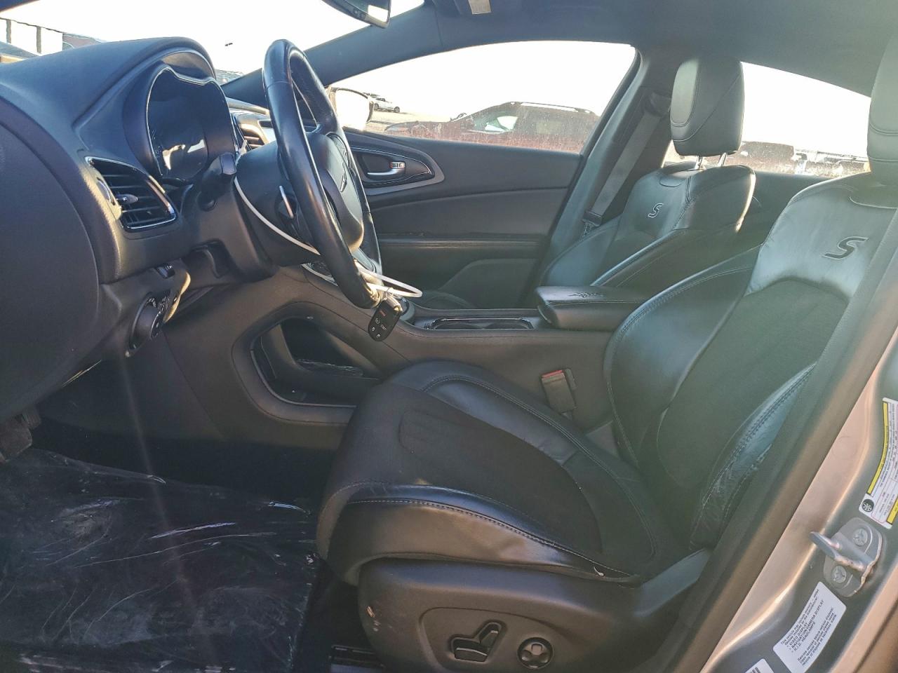 2015 CHRYSLER 200 S photo 7