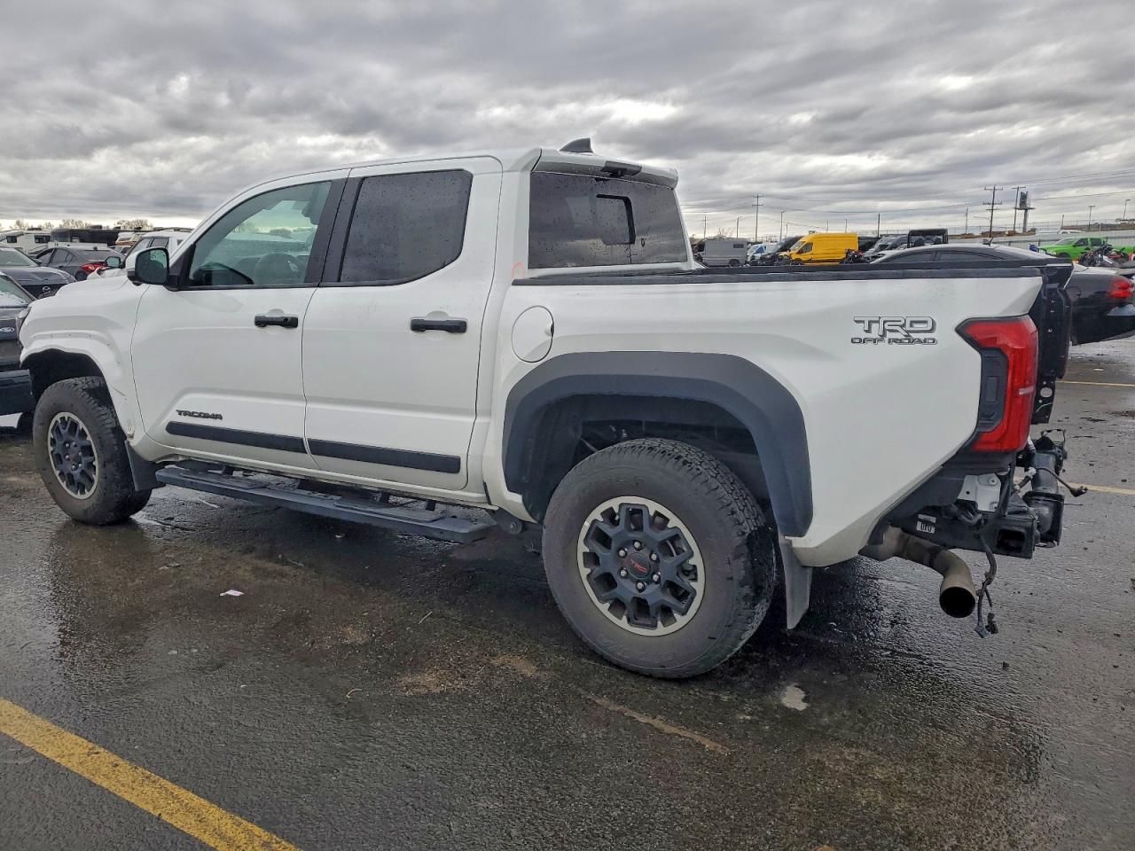 2024 TOYOTA TACOMA DOUBLE CAB photo 2