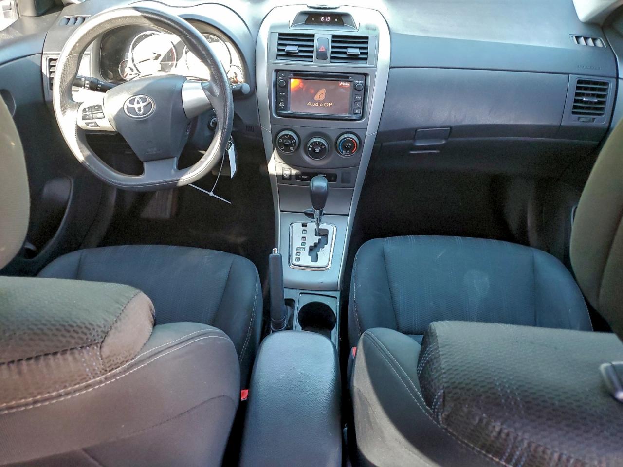 2013 TOYOTA COROLLA BASE photo 8