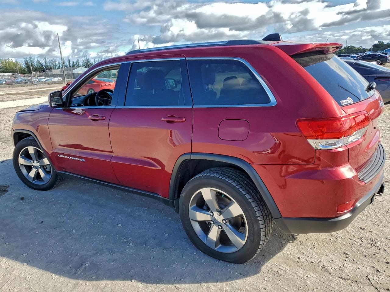 2014 JEEP GRAND CHEROKEE LAREDO photo 2