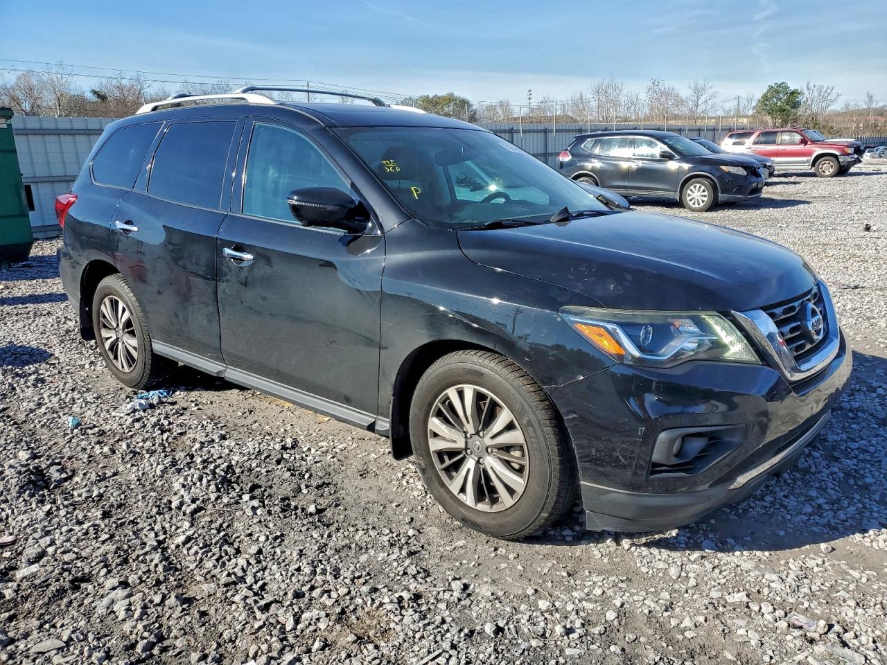 2017 NISSAN PATHFINDER S photo 4