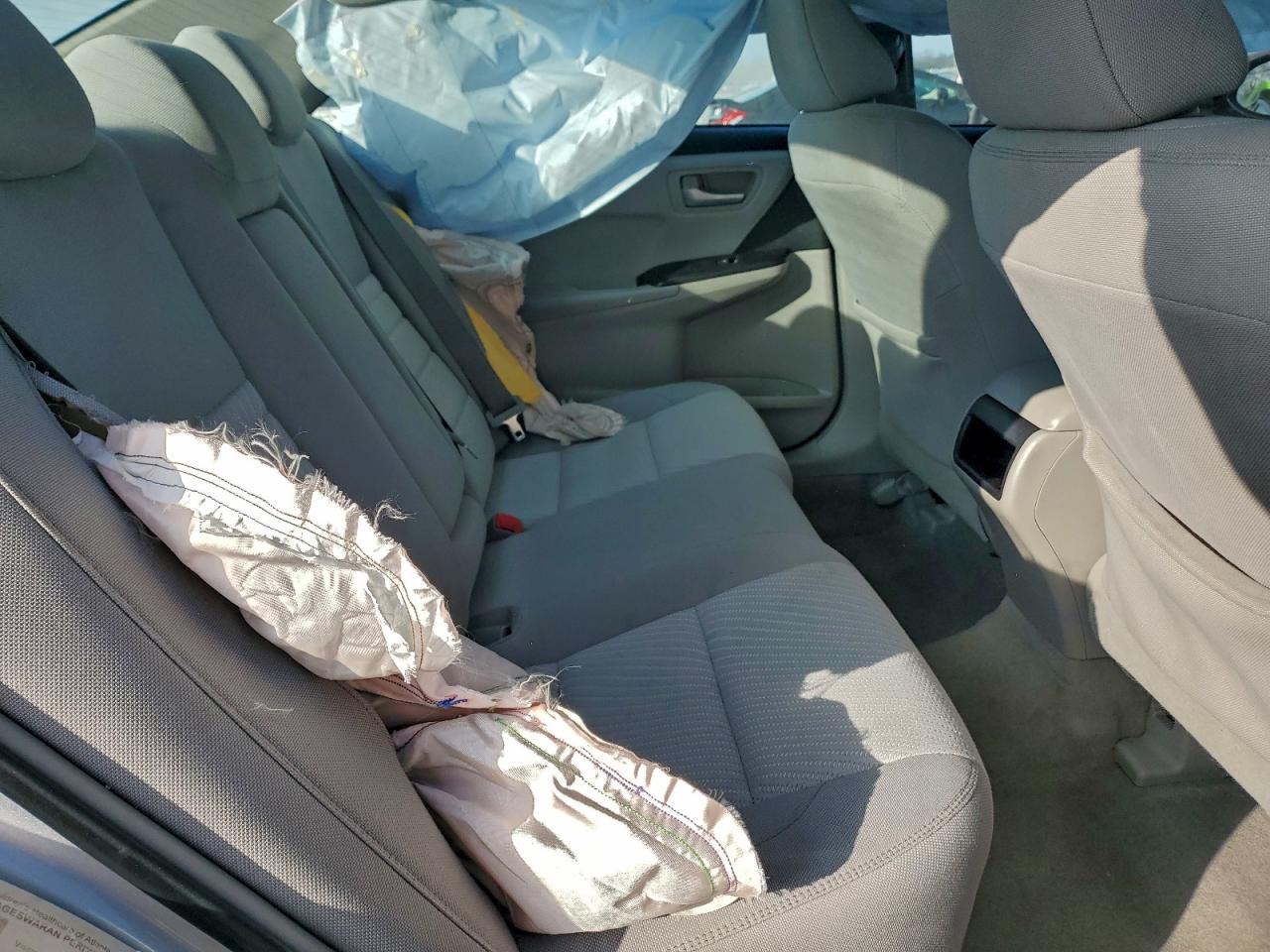 2016 TOYOTA CAMRY LE photo 10